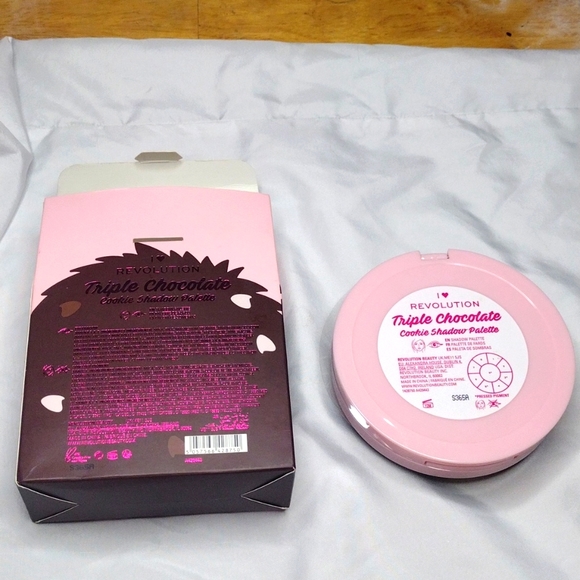 ✨️HOST PICK✨️I Heart Revolution Cookie Eyeshadow Palette Palette - Picture 3 of 4